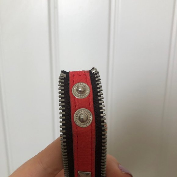 BCBGeneration Zipper Bracelet - Picture 4 of 4